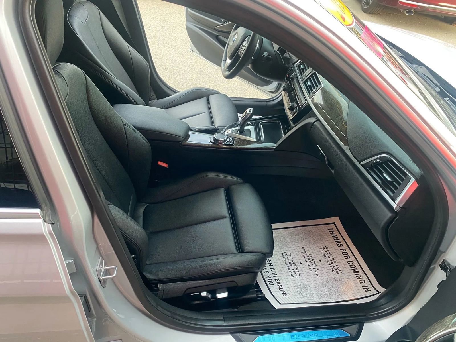 Used 2017 BMW 330e w/ Driver Assistance Package RWD image 10