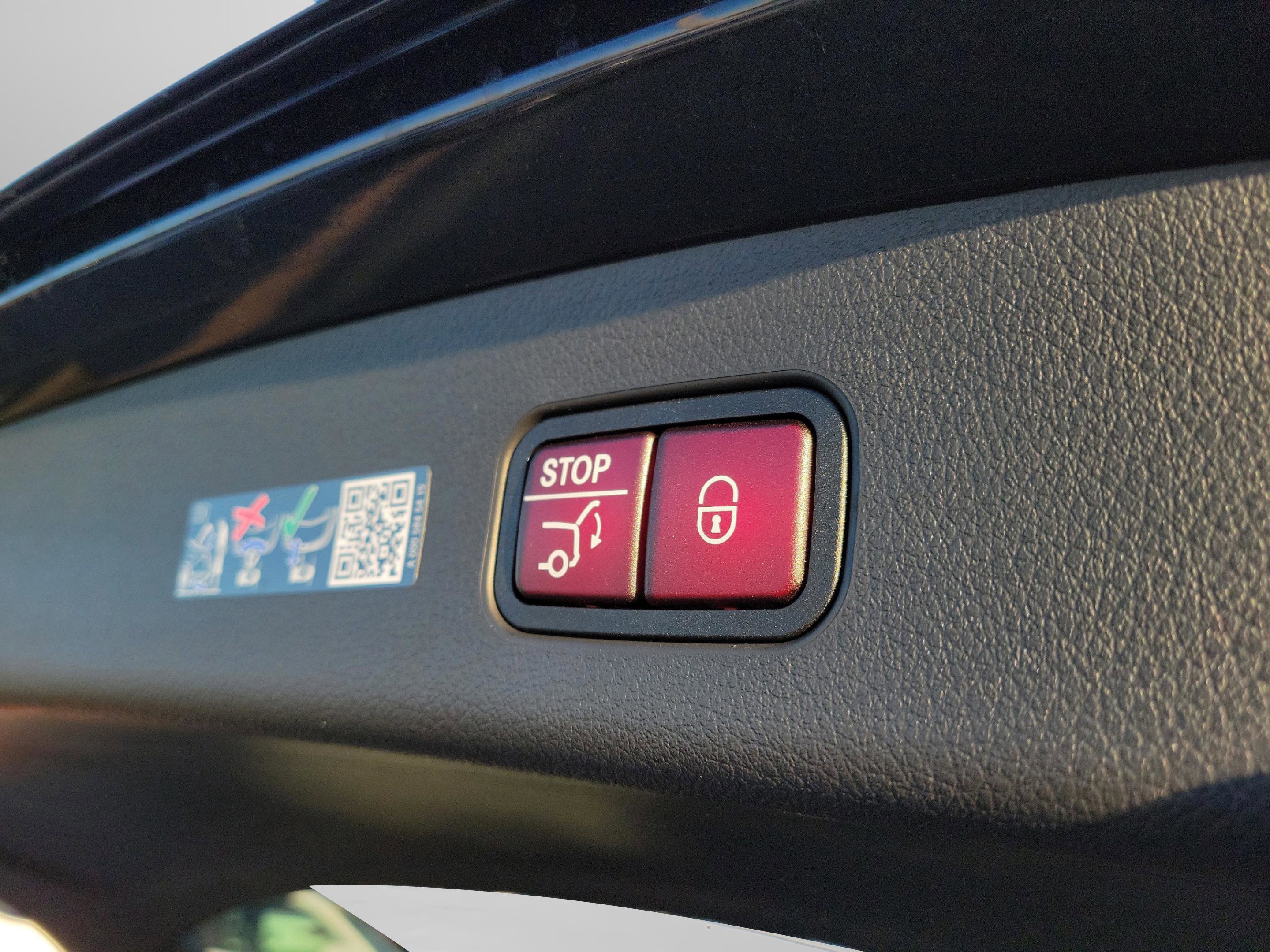 Certified 2026 Mercedes-Benz GLC 300 image 10