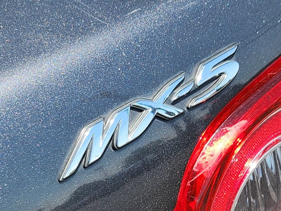Used 2015 MAZDA MX-5 Miata Sport RWD image 15