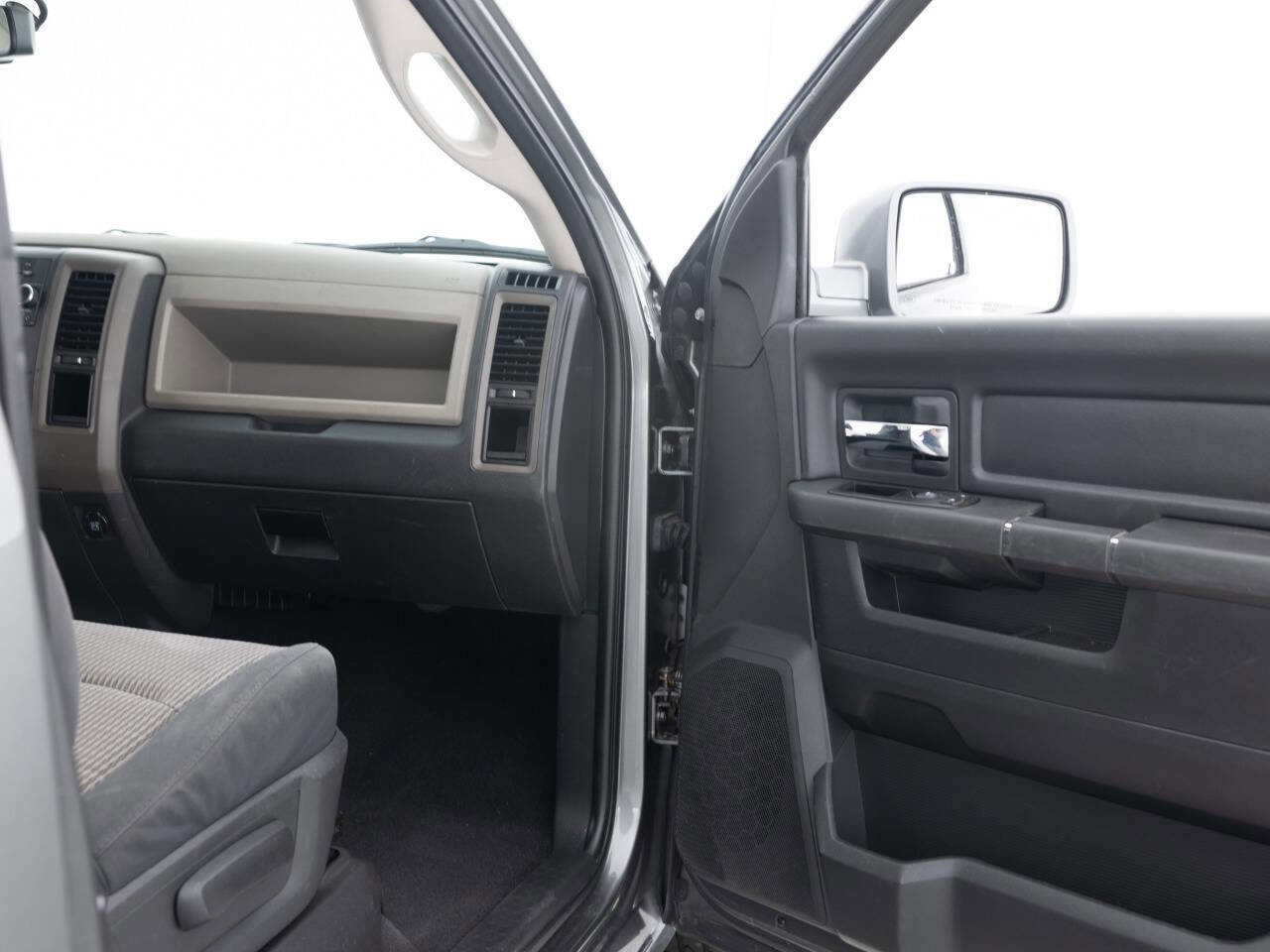 Used 2012 RAM 1500 Express image 32