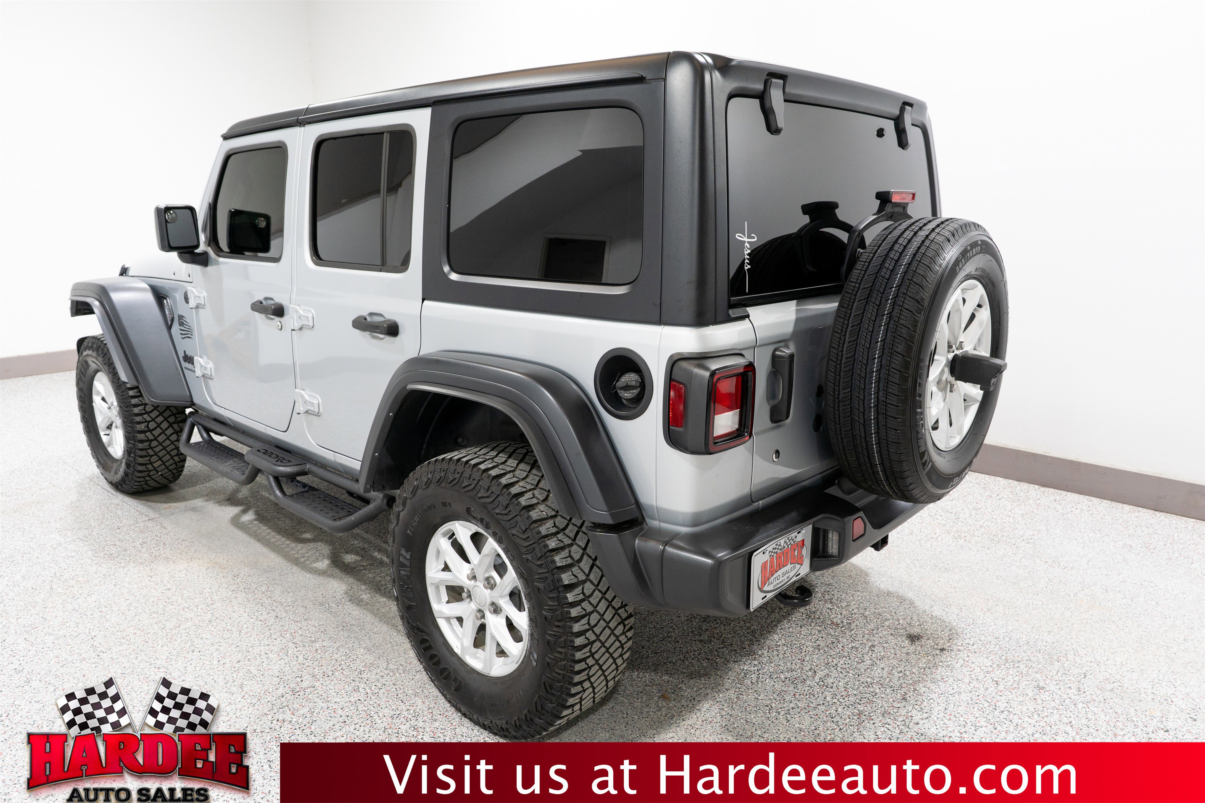 Used 2023 Jeep Wrangler Unlimited Sport w/ Xtreme 35 Tire Package image 3
