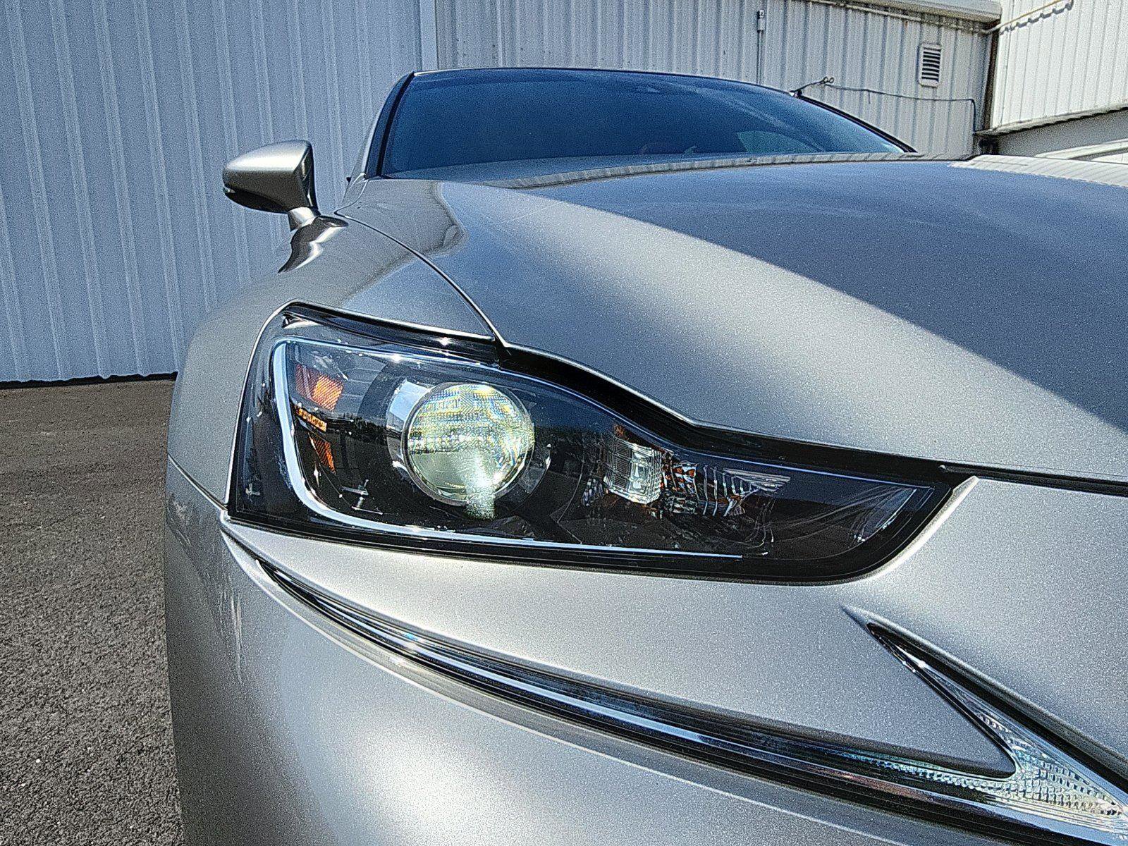 Used 2019 Lexus IS 300 F Sport w/ F Sport Package image 12