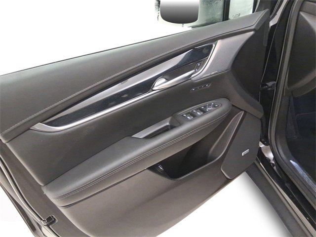Used 2025 Cadillac XT5 Premium Luxury image 13