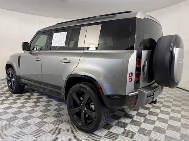 Used 2025 Land Rover Defender 110 X-Dynamic SE AWD/4WD image 6