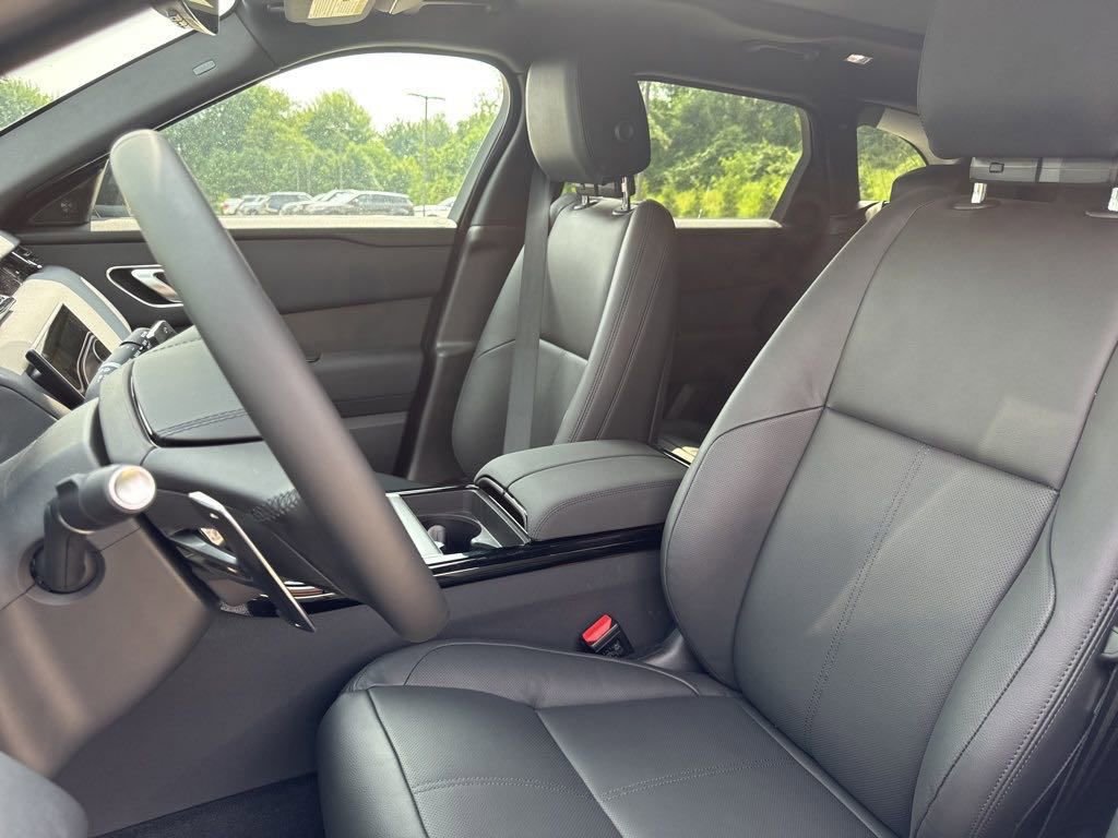 New 2025 Land Rover Range Rover Velar Dynamic SE image 12