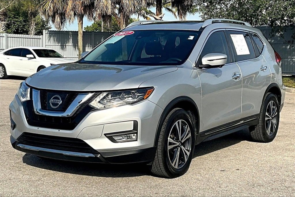 Used 2017 Nissan Rogue SL w/ SL Premium Package image 9