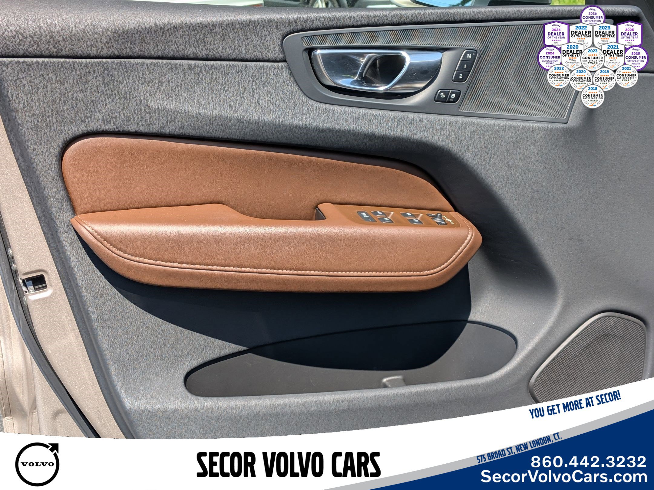 Certified 2023 Volvo XC60 B5 Plus w/ Climate Package AWD/4WD image 10