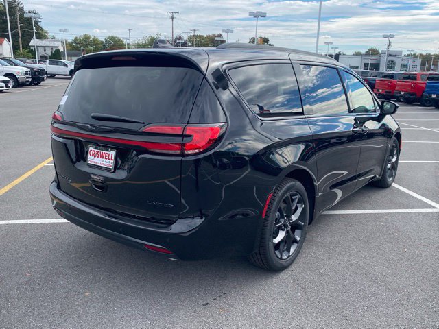 New 2026 Chrysler Pacifica Limited w/ S Appearance Package FWD image 7