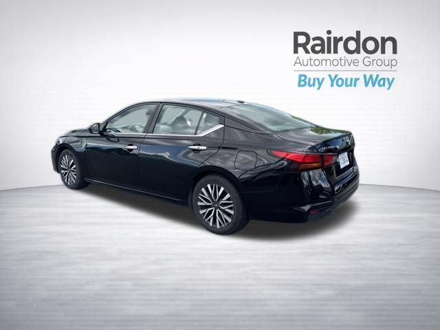 Used 2023 Nissan Altima 2.5 SV FWD image 5