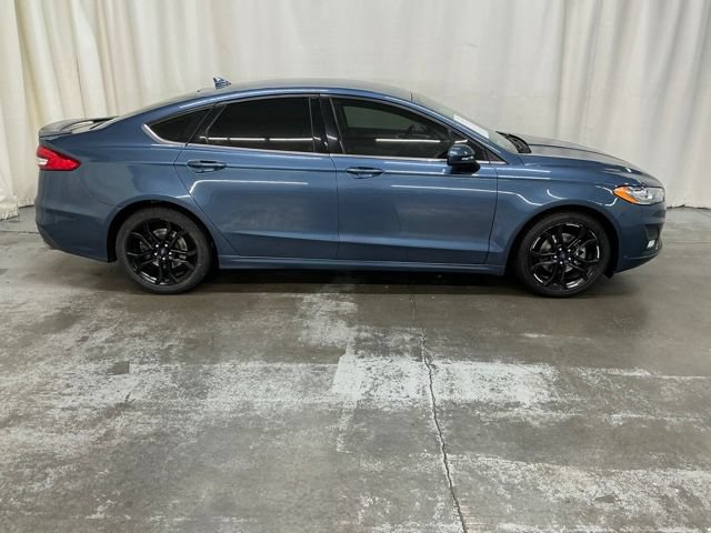 Used 2019 Ford Fusion SE w/ Equipment Group 151A FWD image 2