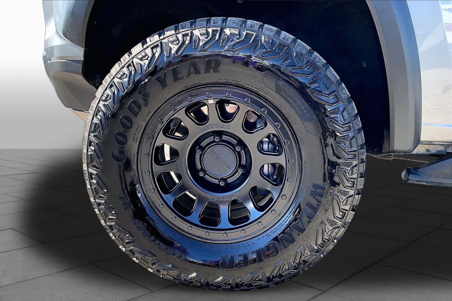 Used 2026 Chevrolet Colorado ZR2 w/ Technology Package AWD/4WD image 11
