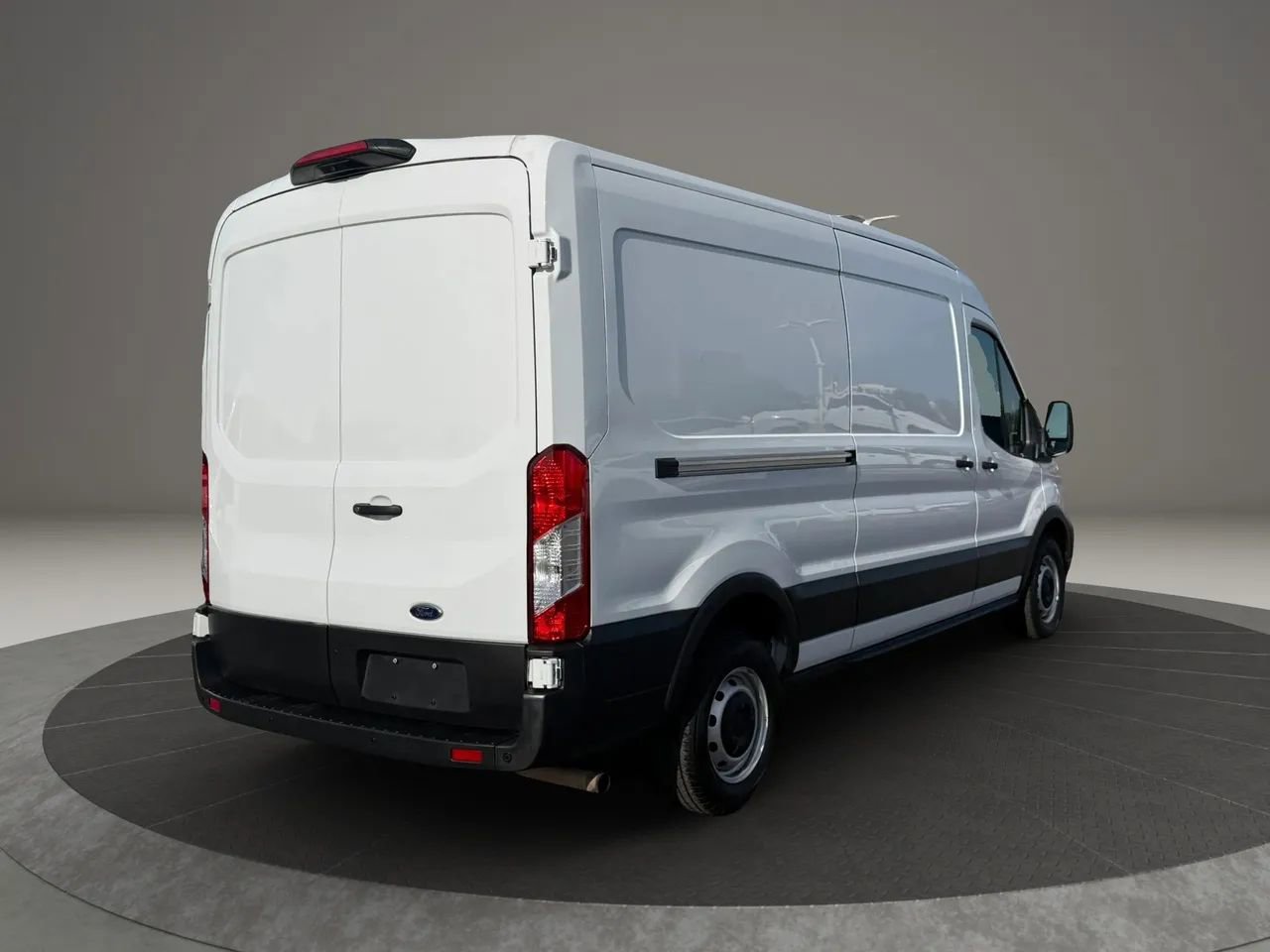 Used 2022 Ford Transit 250 Medium Roof RWD image 6