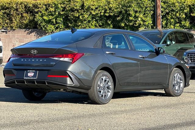 New 2026 Hyundai Elantra Blue image 6