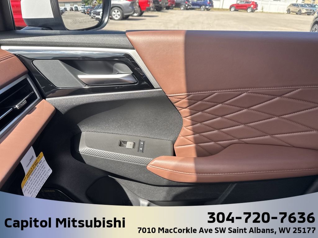 New 2025 Mitsubishi Outlander SEL image 27