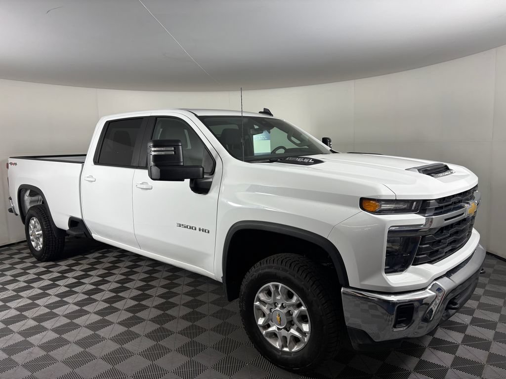 Used 2024 Chevrolet Silverado 3500 LT AWD/4WD image 7