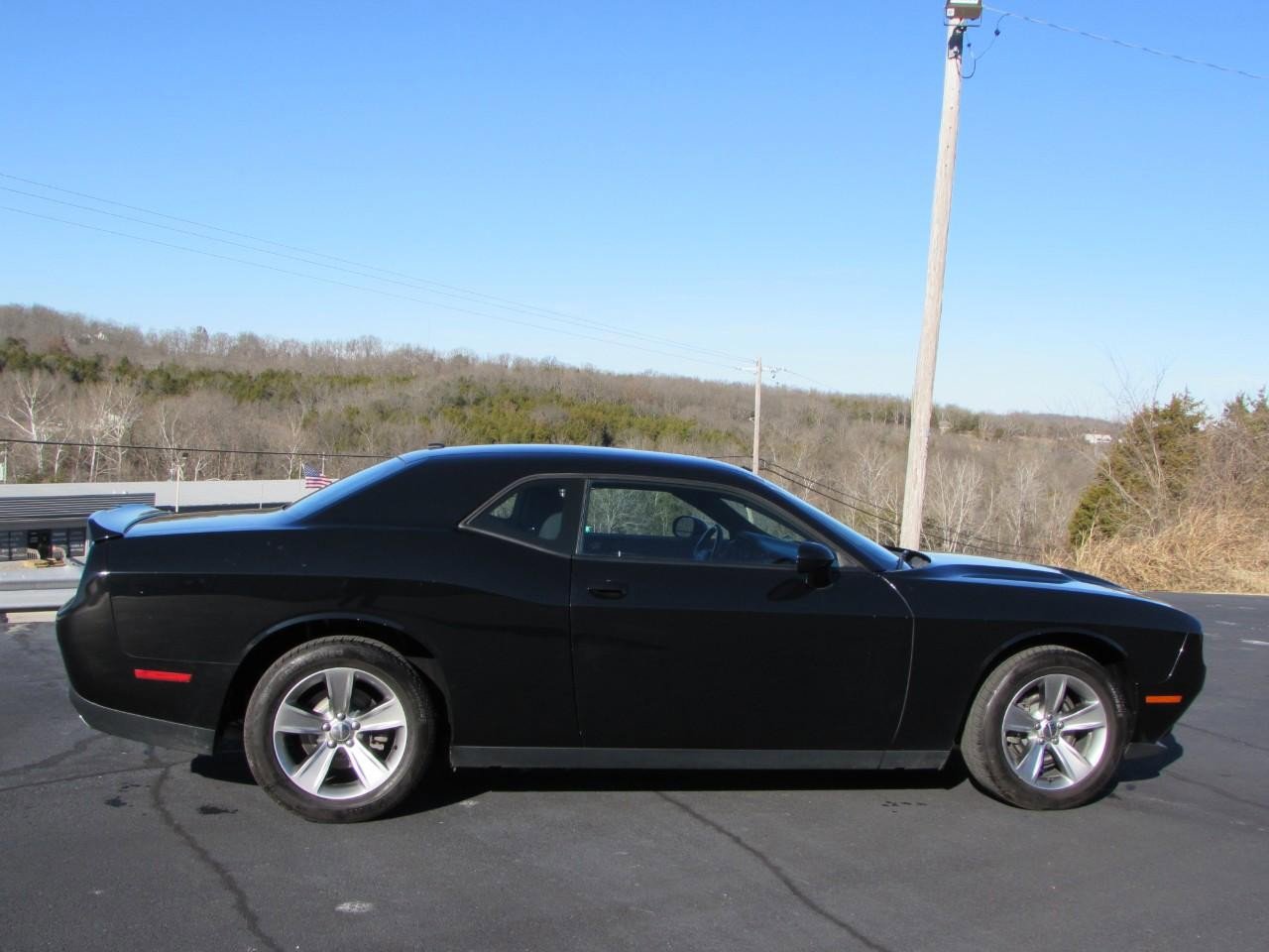 Used 2019 Dodge Challenger SXT image 8