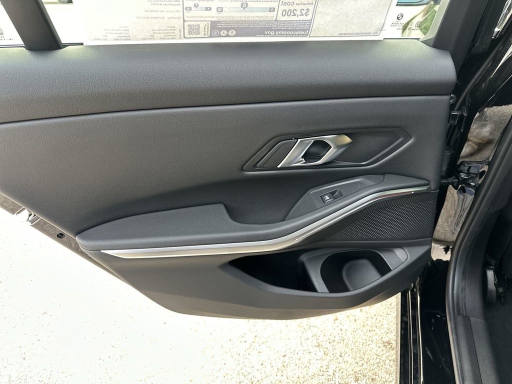 Used 2025 BMW 330i xDrive Sedan w/ M Sport Package image 31