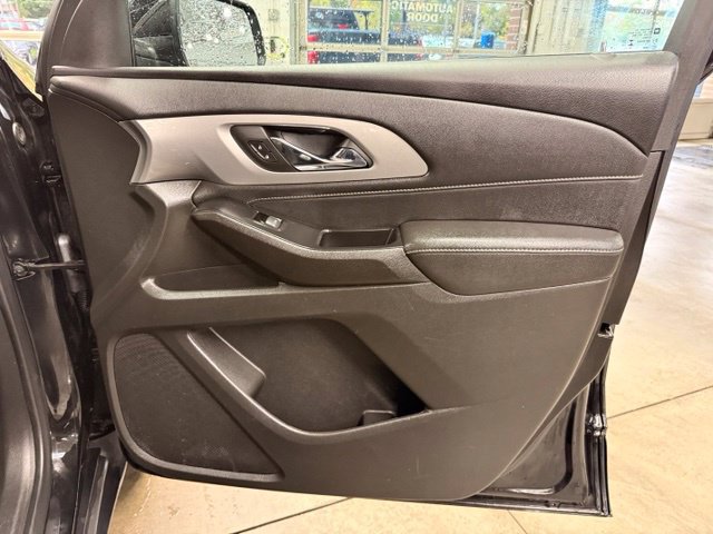 Used 2023 Chevrolet Traverse LT w/ LPO, Floor Liner Package FWD image 25