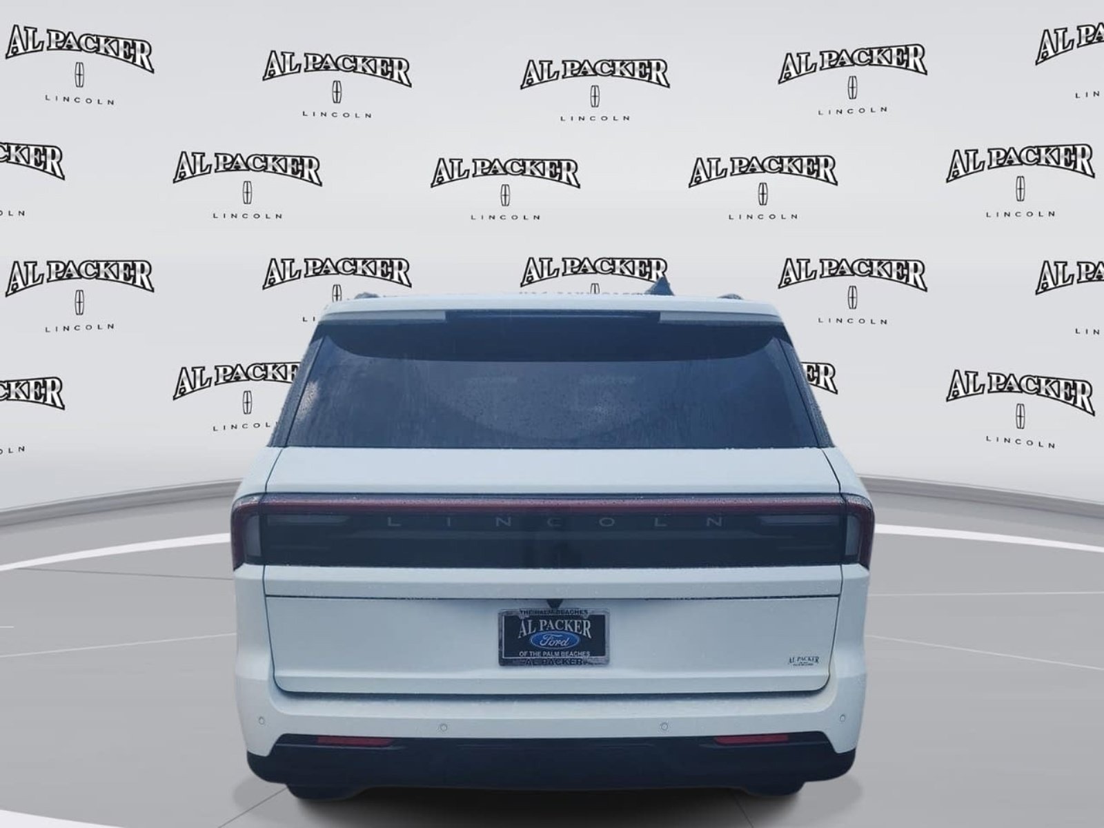 New 2027 Lincoln Navigator Reserve w/ Jet Appearance Package AWD/4WD image 4