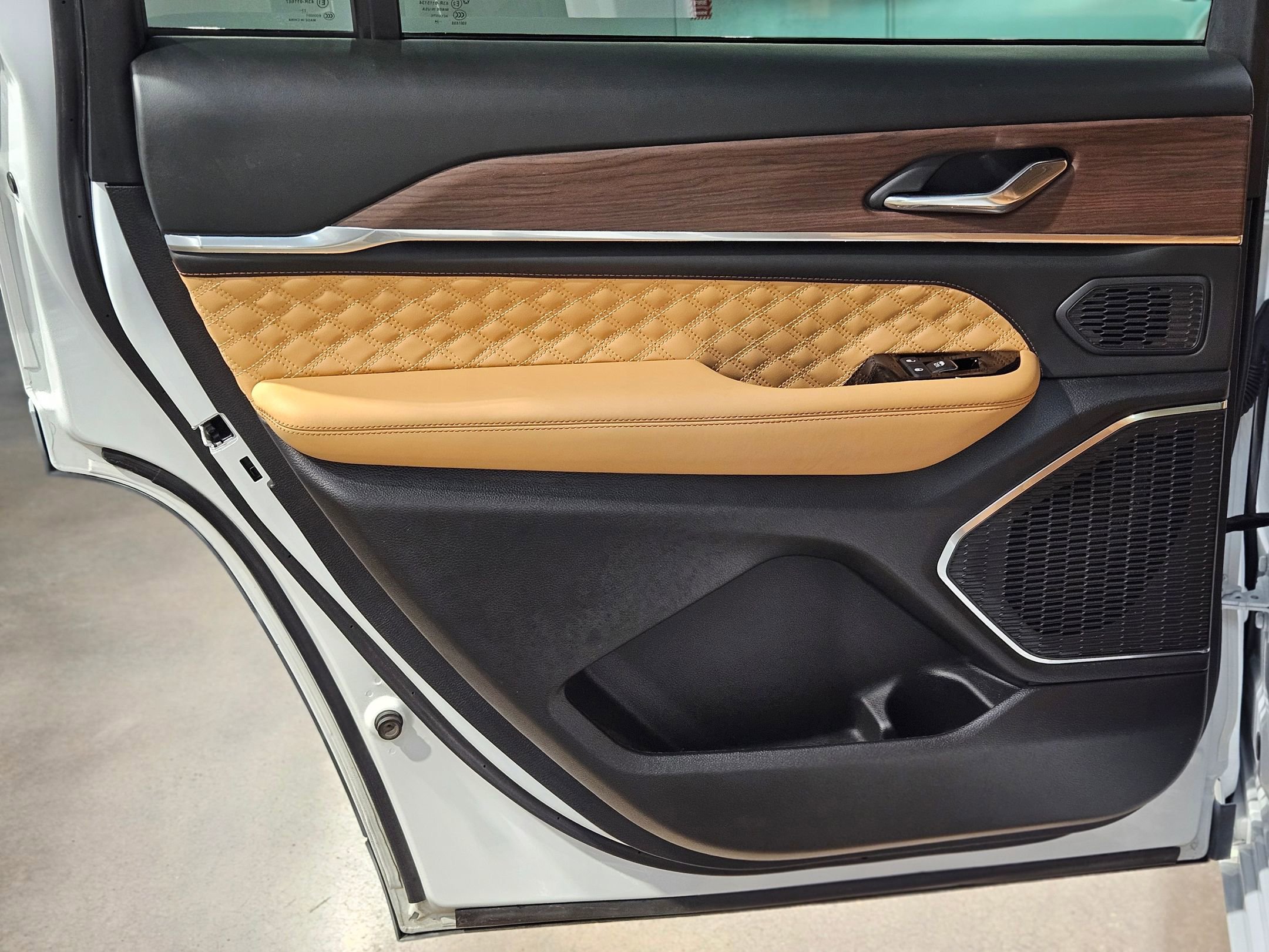 Used 2024 Jeep Grand Cherokee L Summit image 35