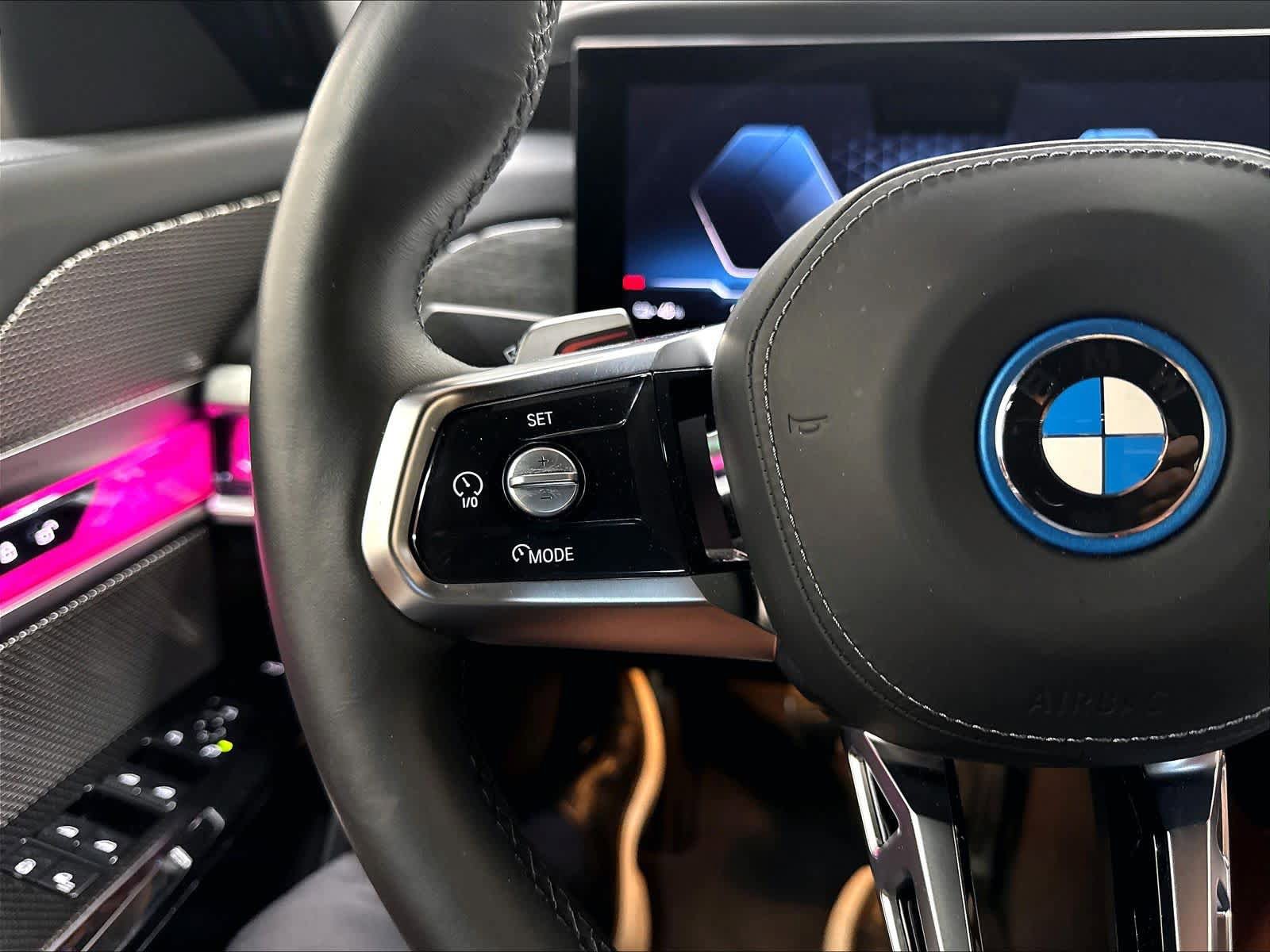Used 2024 BMW i7 xDrive60 w/ Executive Package AWD/4WD image 21