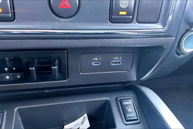 Used 2024 Nissan Titan SV w/ SV Convenience Package image 32