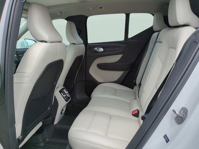 Certified 2024 Volvo XC40 B5 Ultimate w/ Protection Package Premier AWD/4WD image 9