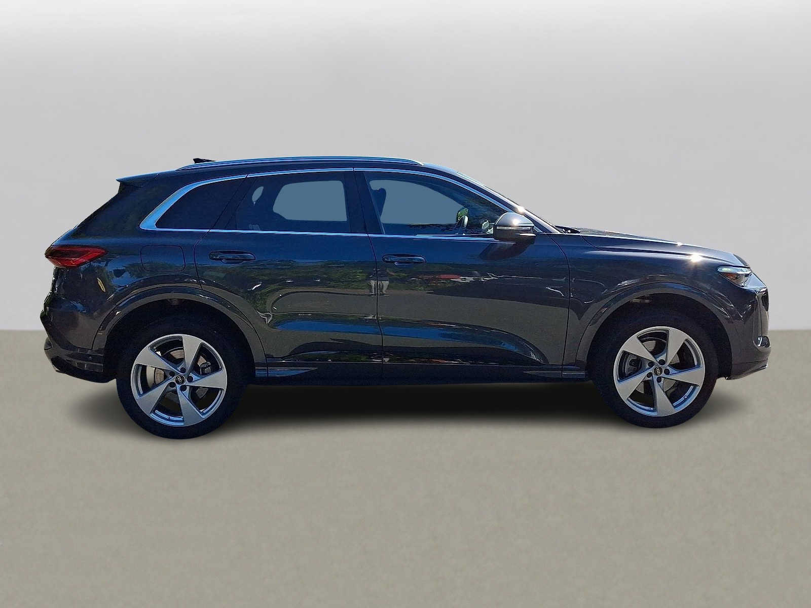 Certified 2025 Audi Q5 Premium w/ Premium Plus AWD/4WD image 32