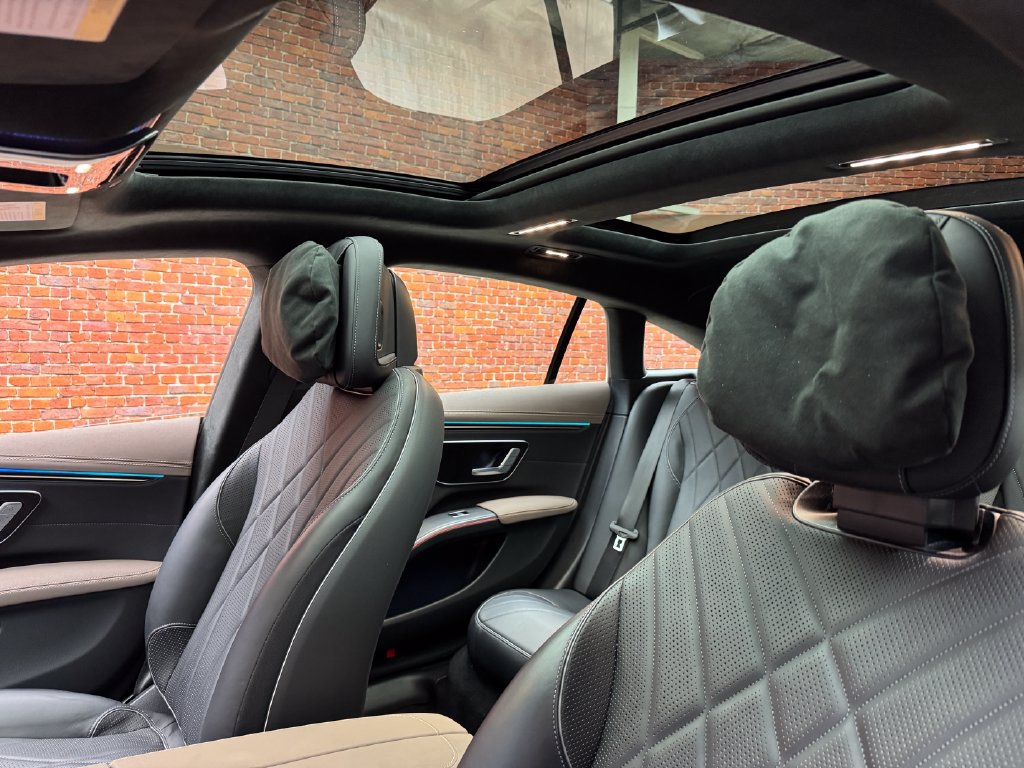 Certified 2023 Mercedes-Benz EQS 580 4MATIC Sedan w/ Exclusive Trim Package image 3