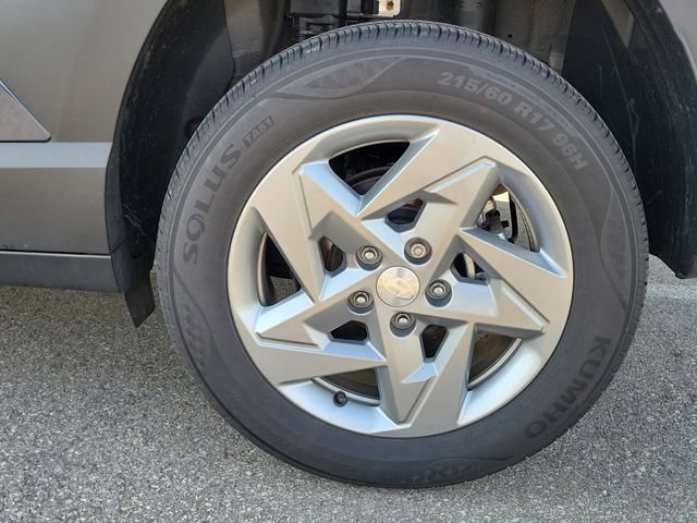 Used 2025 Hyundai Kona SE image 7