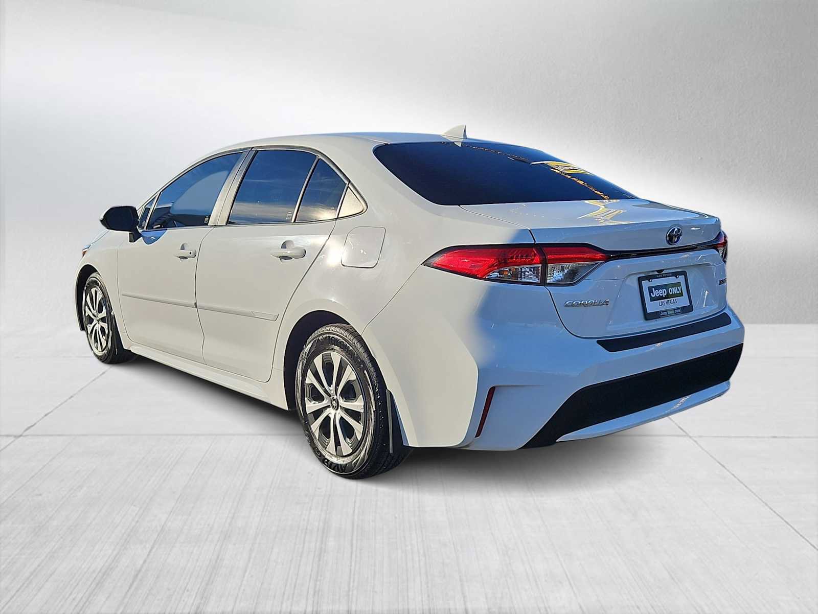 Used 2022 Toyota Corolla LE image 6