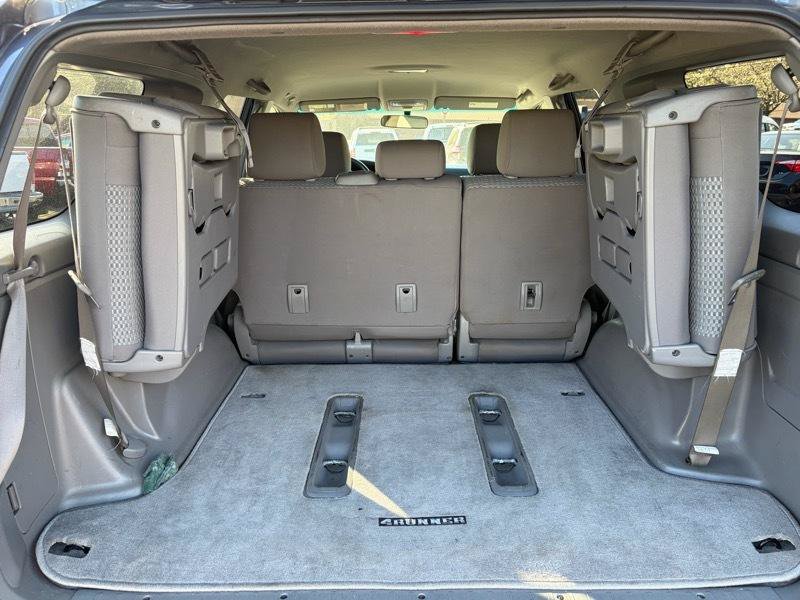 Used 2006 Toyota 4Runner SR5 AWD/4WD image 8