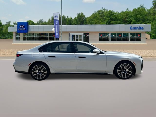Used 2026 BMW 740i xDrive AWD/4WD image 5
