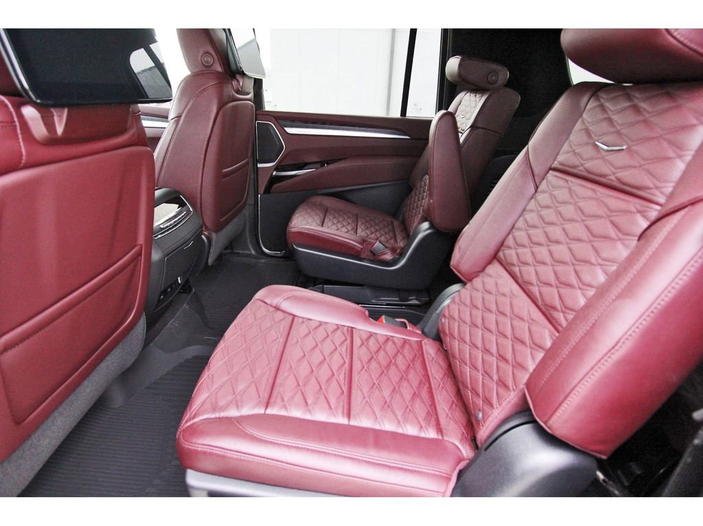 New 2026 Cadillac Escalade ESV Luxury AWD/4WD image 7