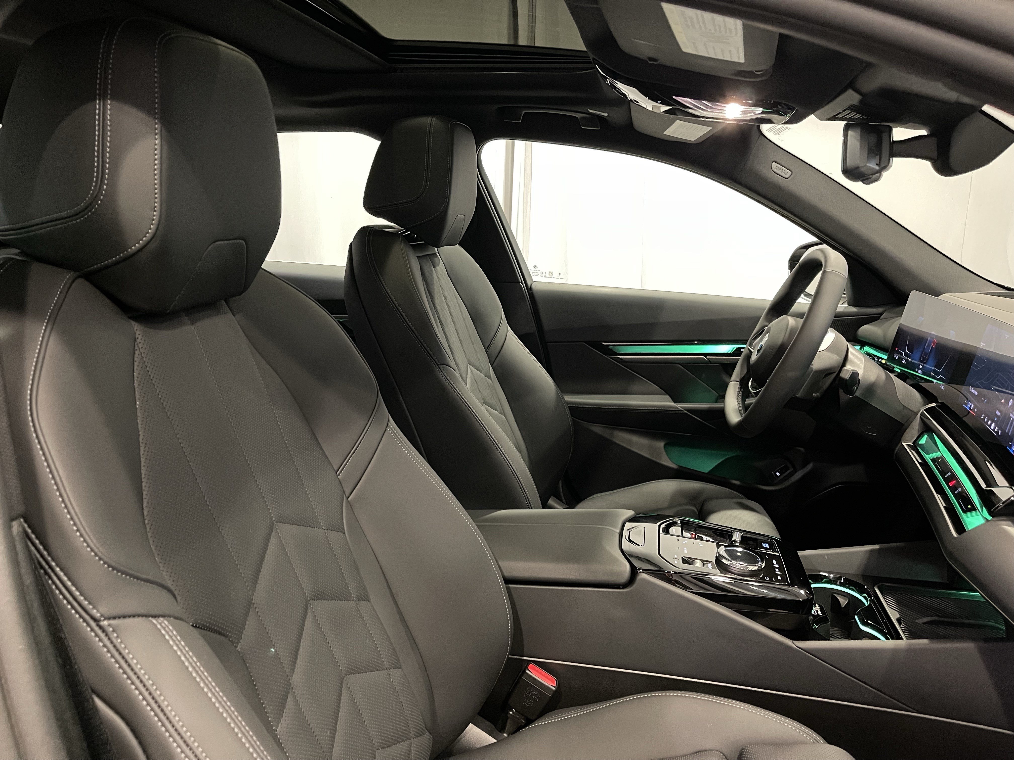Used 2024 BMW i5 eDrive40i w/ Premium Package RWD image 15