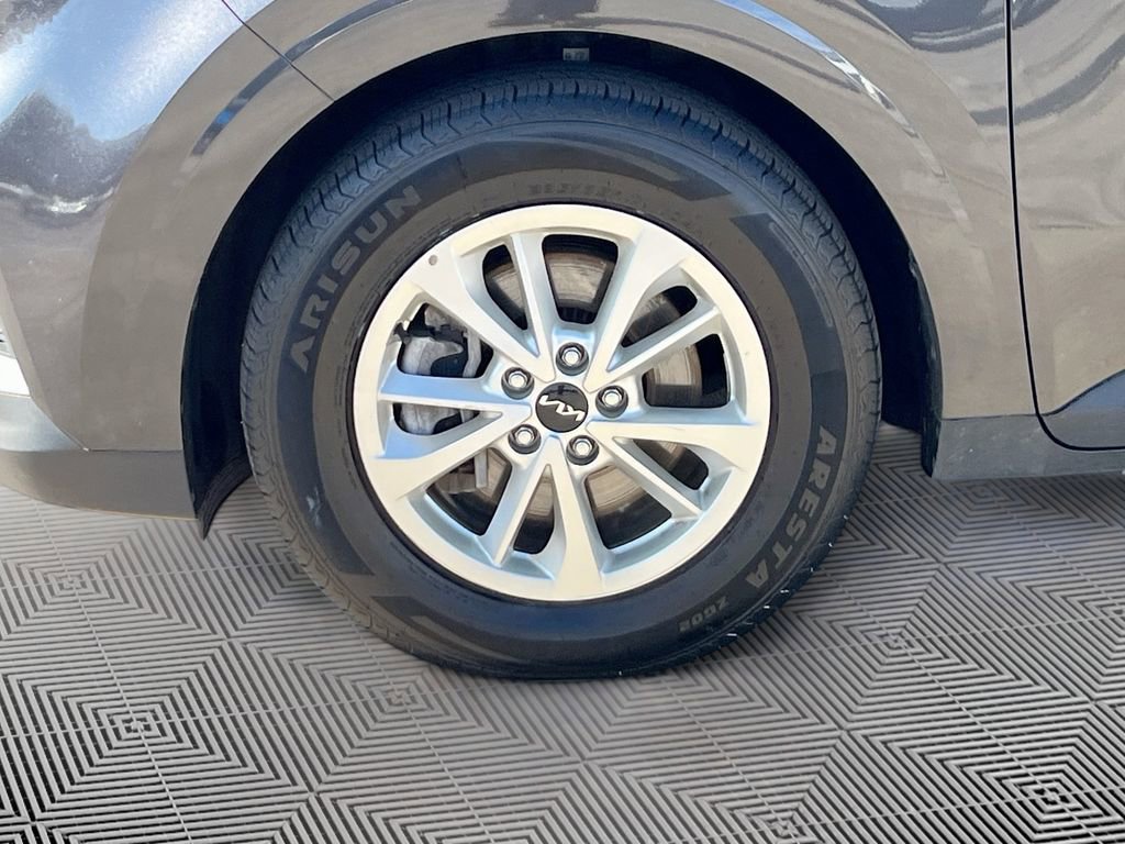 Certified 2024 Kia Carnival LX image 31