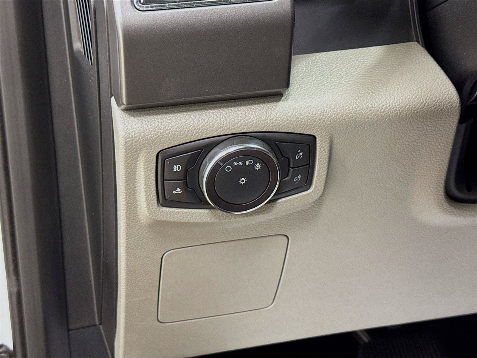 Used 2017 Ford F150 XLT RWD image 10