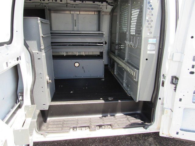Used 2015 Chevrolet Express 2500 RWD image 16