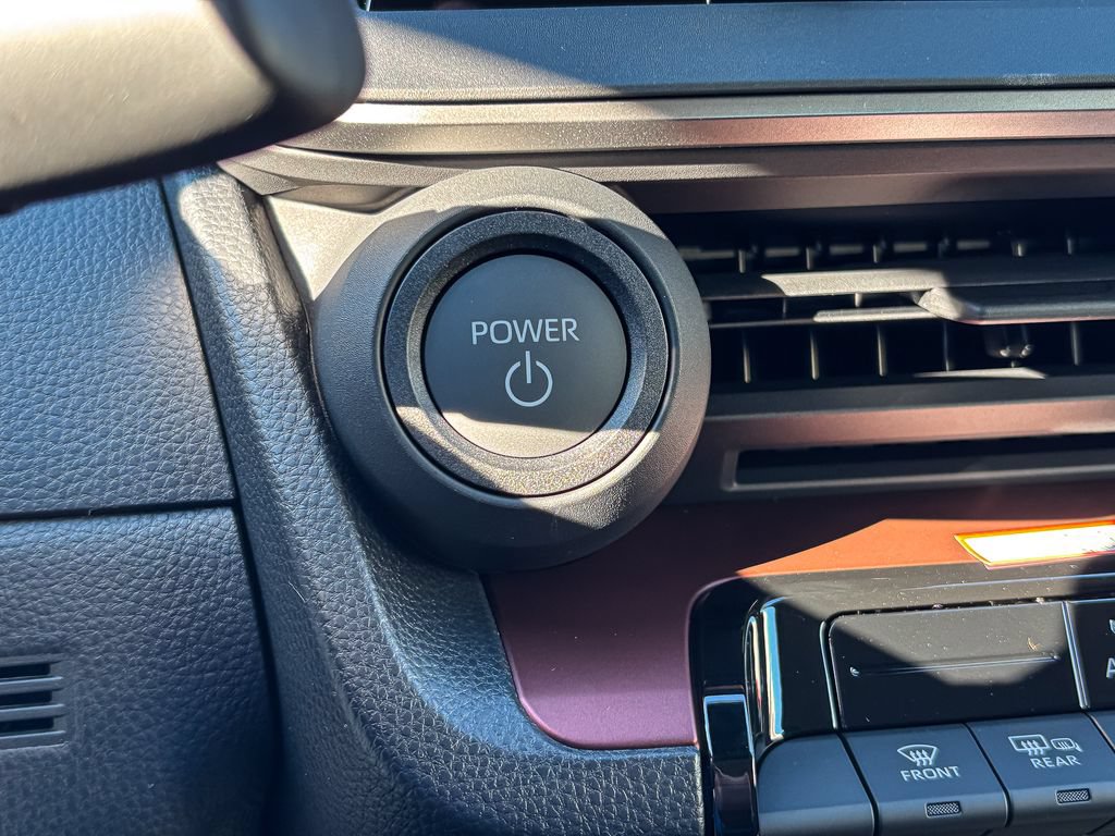 New 2026 Toyota Prius Plug-In Hybrid SE FWD image 19