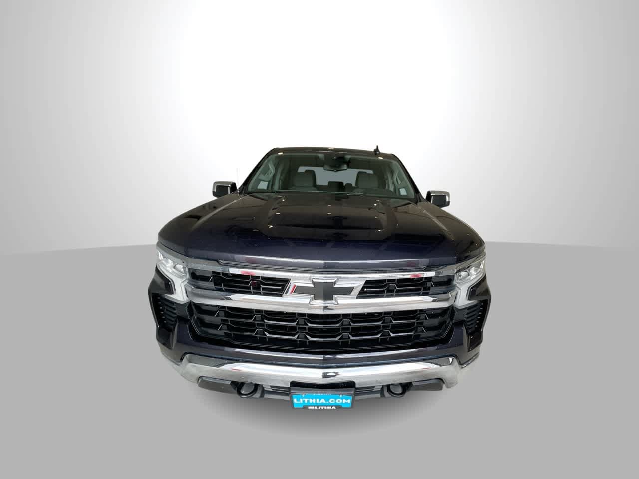 Used 2022 Chevrolet Silverado 1500 LT AWD/4WD image 3