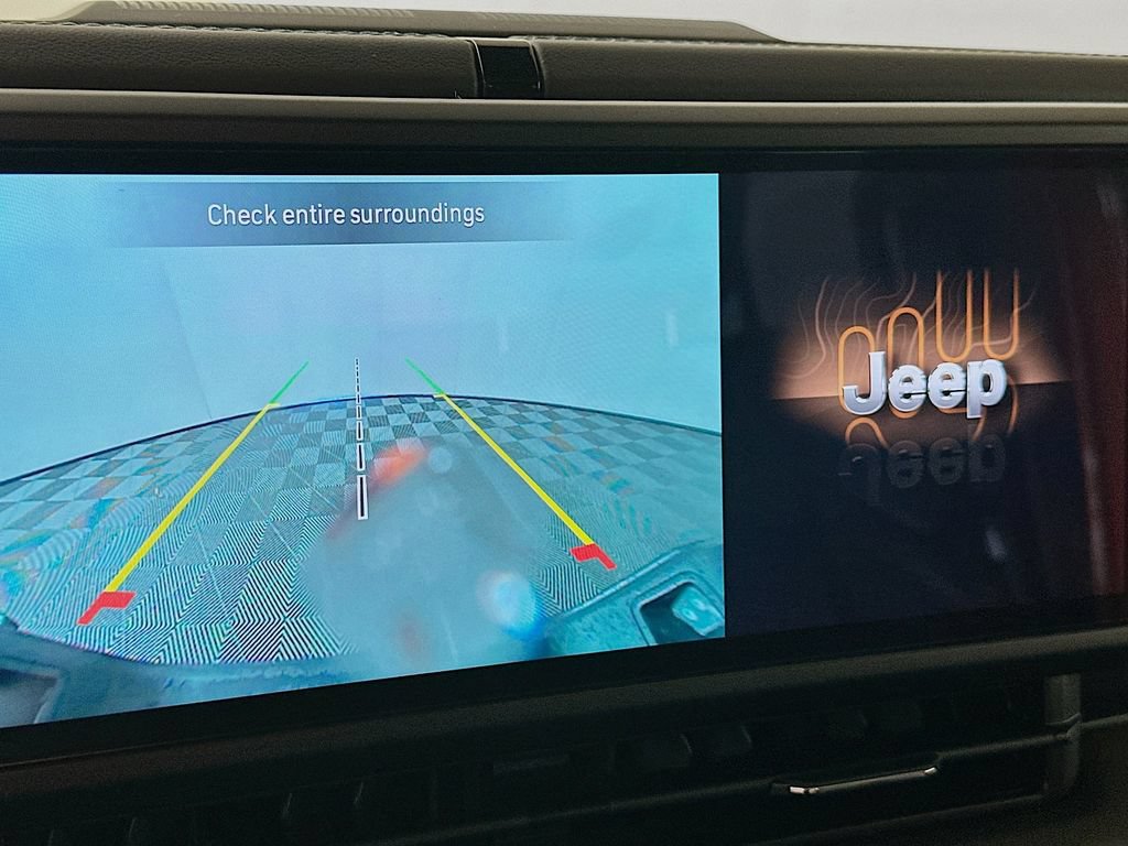 Certified 2025 Jeep Gladiator Sport AWD/4WD image 23
