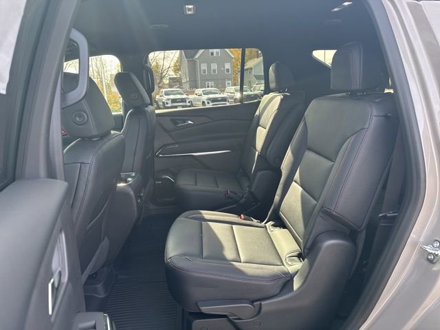 New 2026 Chevrolet Traverse Z71 w/ Enhanced Driving Package AWD/4WD image 11