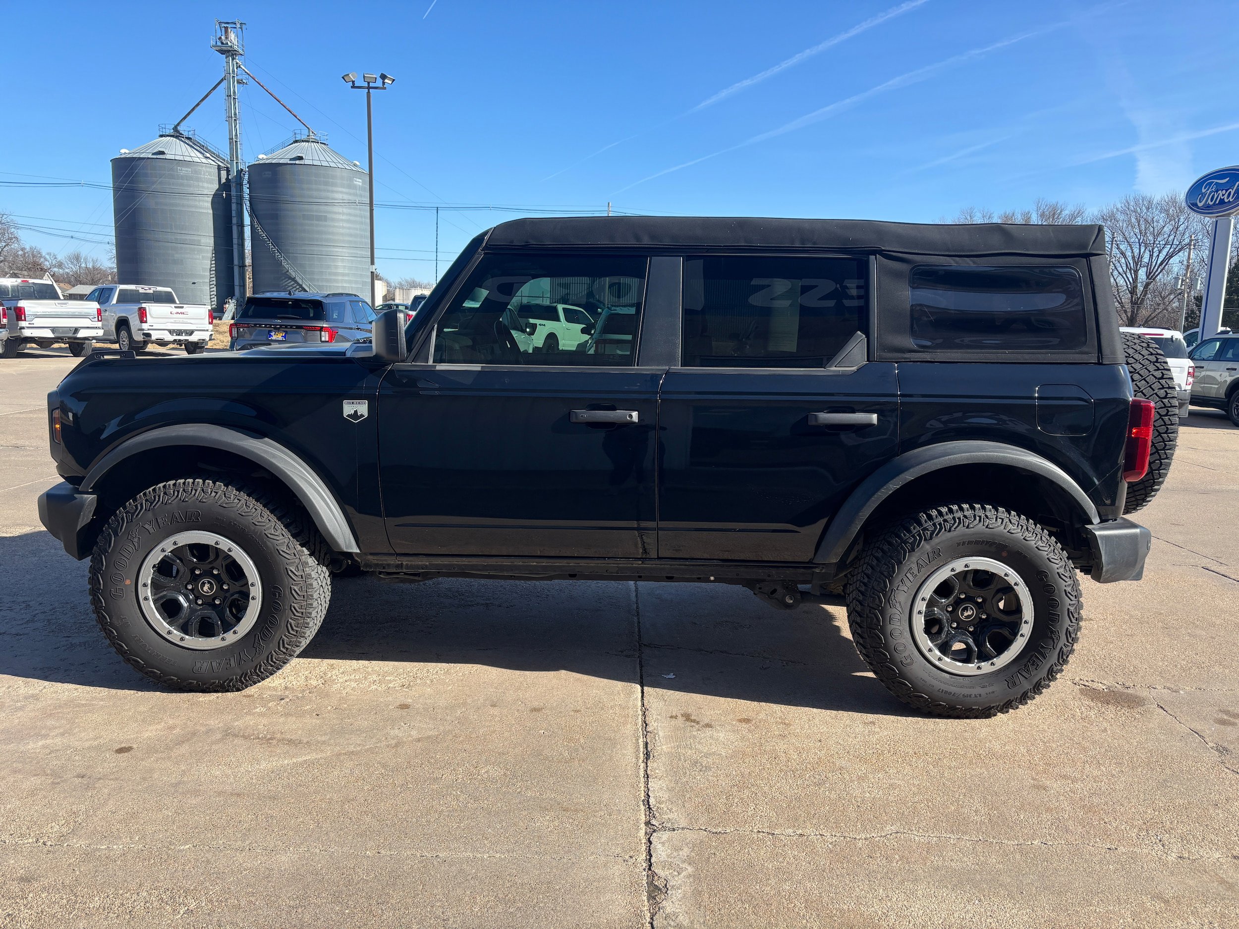 Used 2023 Ford Bronco Big Bend w/ Sasquatch Package AWD/4WD image 7