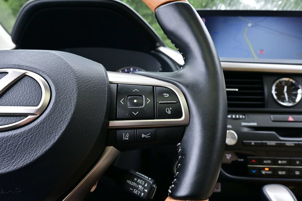 Used 2022 Lexus RX 350L Premium w/ Premium Package AWD/4WD image 32
