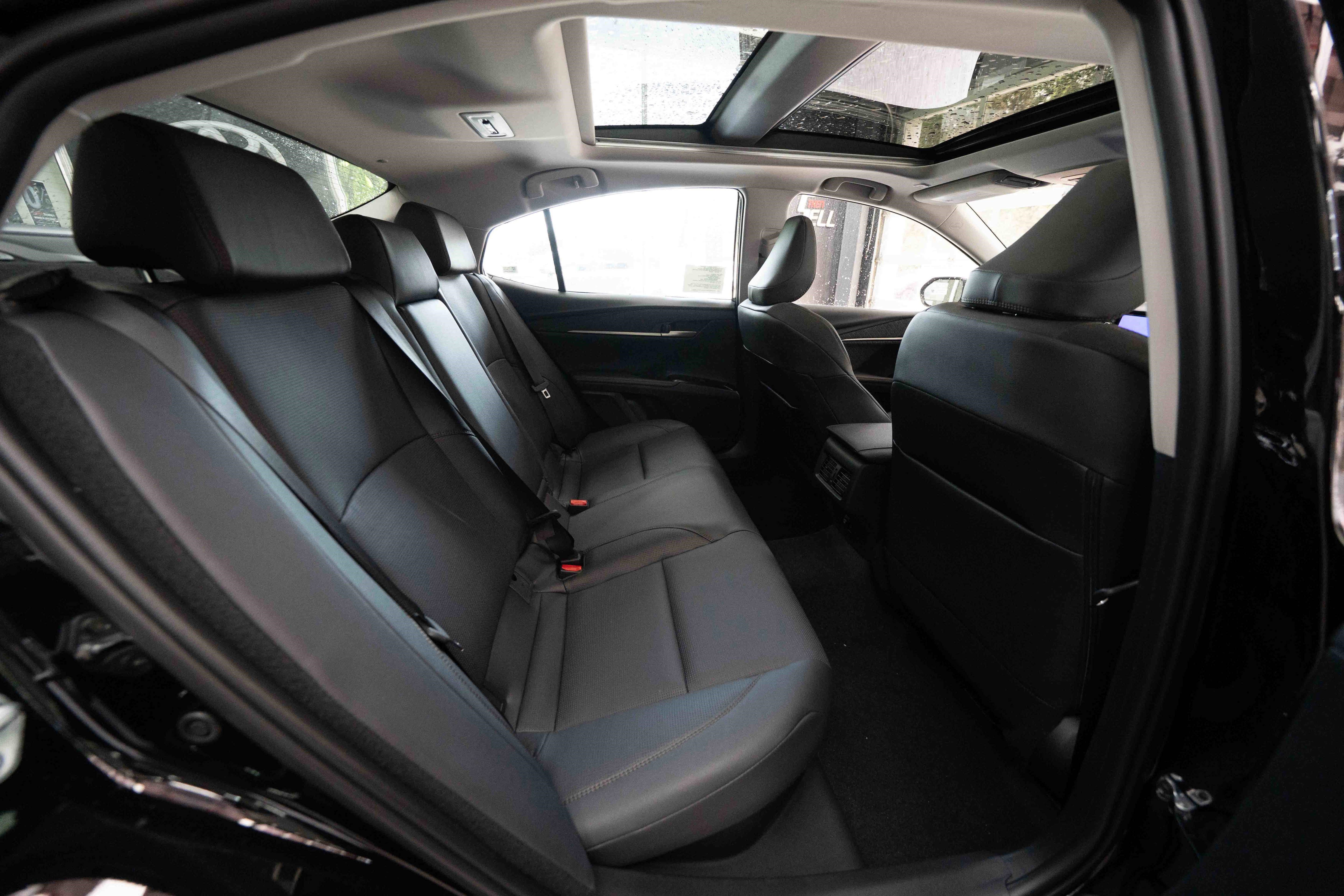 New 2026 Toyota Camry XLE w/ Premium Plus Package AWD/4WD image 23