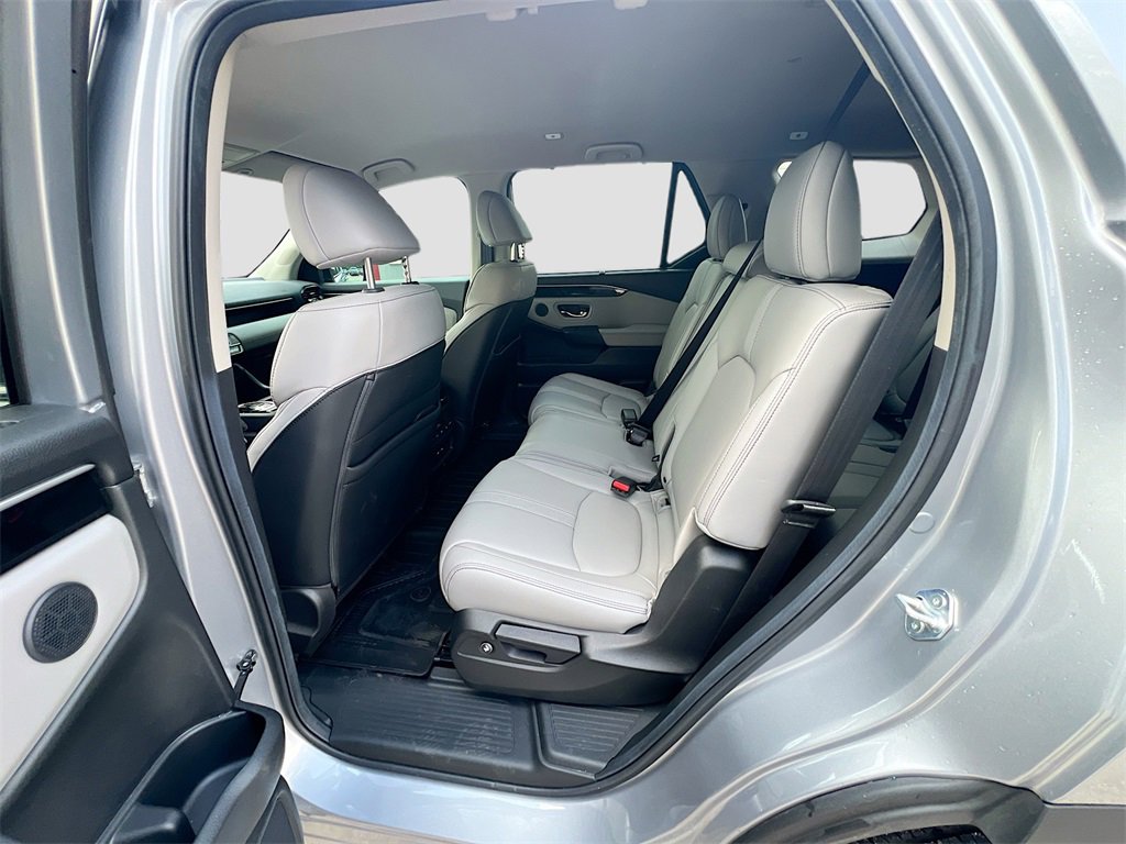 Used 2025 Honda Pilot EX-L image 24