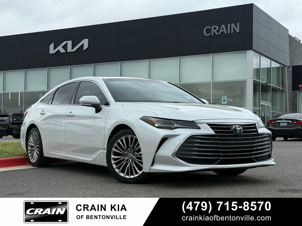 Used 2022 Toyota Avalon Limited w/ Advanced Safety Package FWD image 1