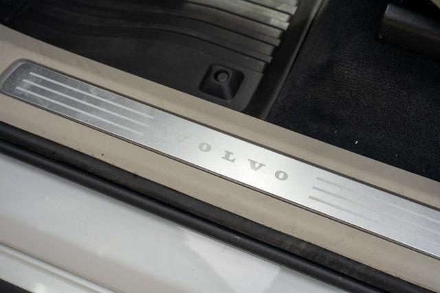 Used 2025 Volvo XC90 T8 Plus w/ Protection Package Premier AWD/4WD image 34