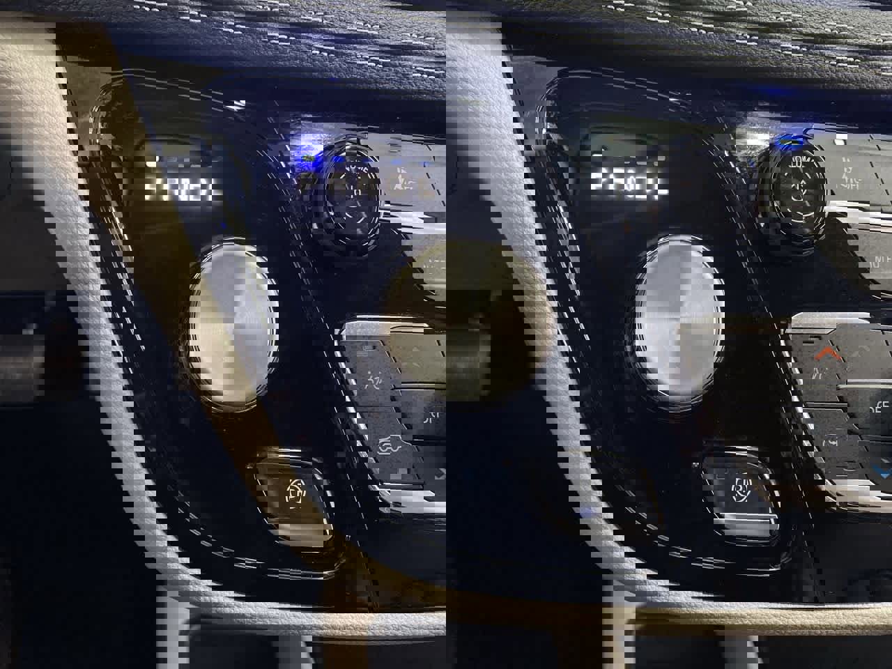 Used 2023 Chrysler Pacifica Touring-L image 27