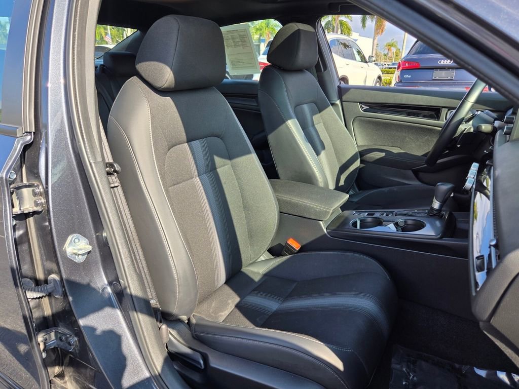Certified 2025 Honda Civic Sport Touring image 19